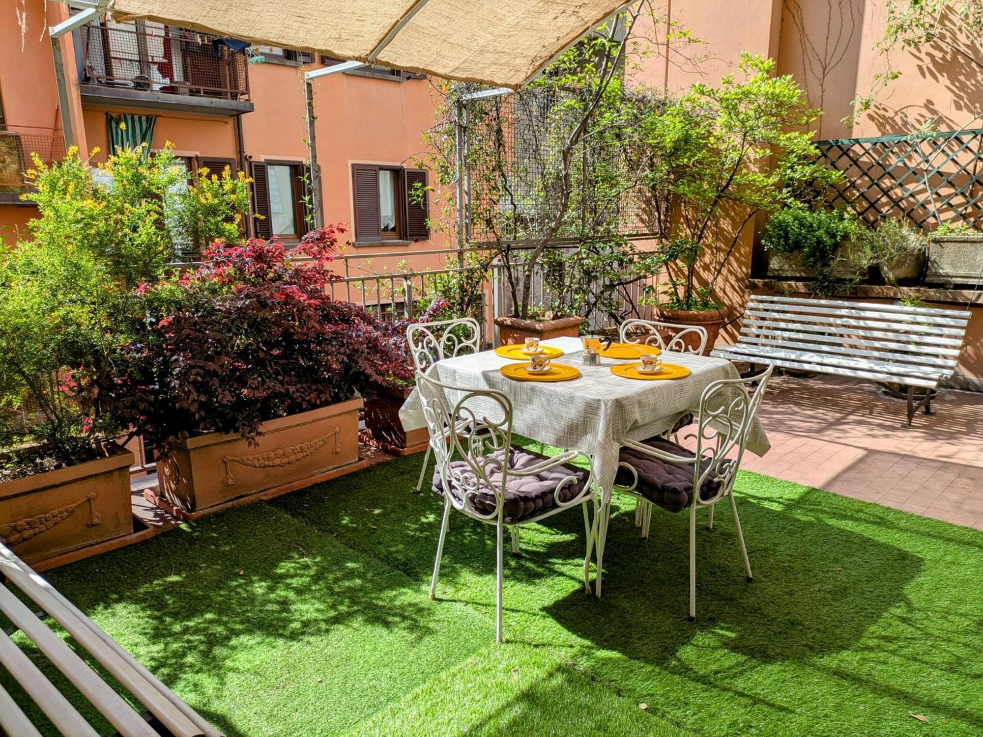 Alma Vacation Apartment In The Centre, Big Terrace Milan Bagian luar foto