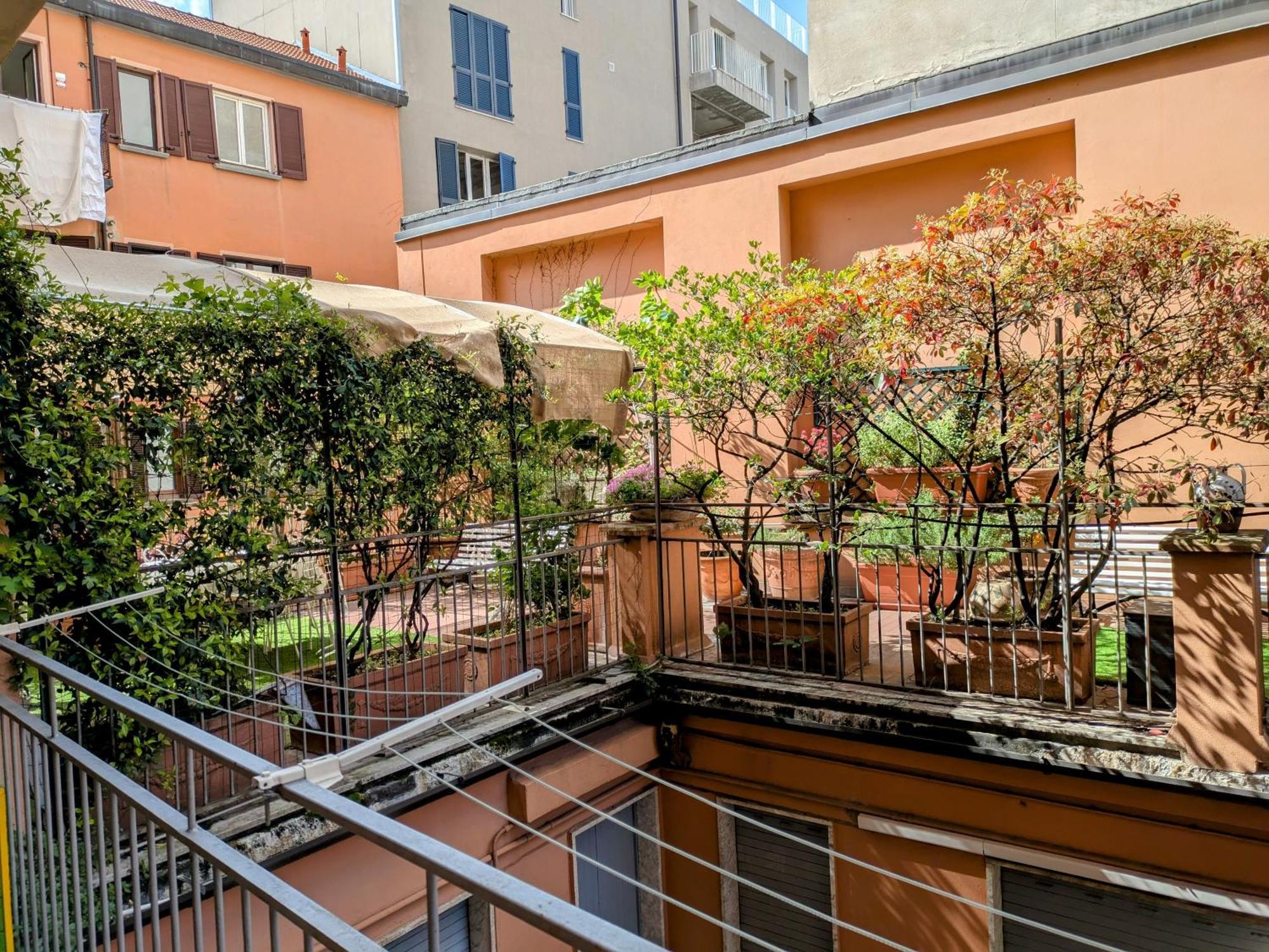 Alma Vacation Apartment In The Centre, Big Terrace Milan Bagian luar foto