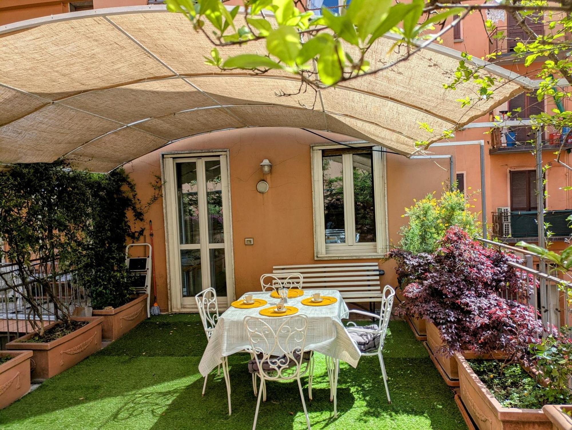 Alma Vacation Apartment In The Centre, Big Terrace Milan Bagian luar foto
